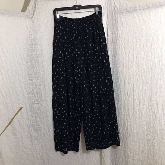 Torrid Black & White Print Dressy Pants Size 00R - Picture 2 of 8